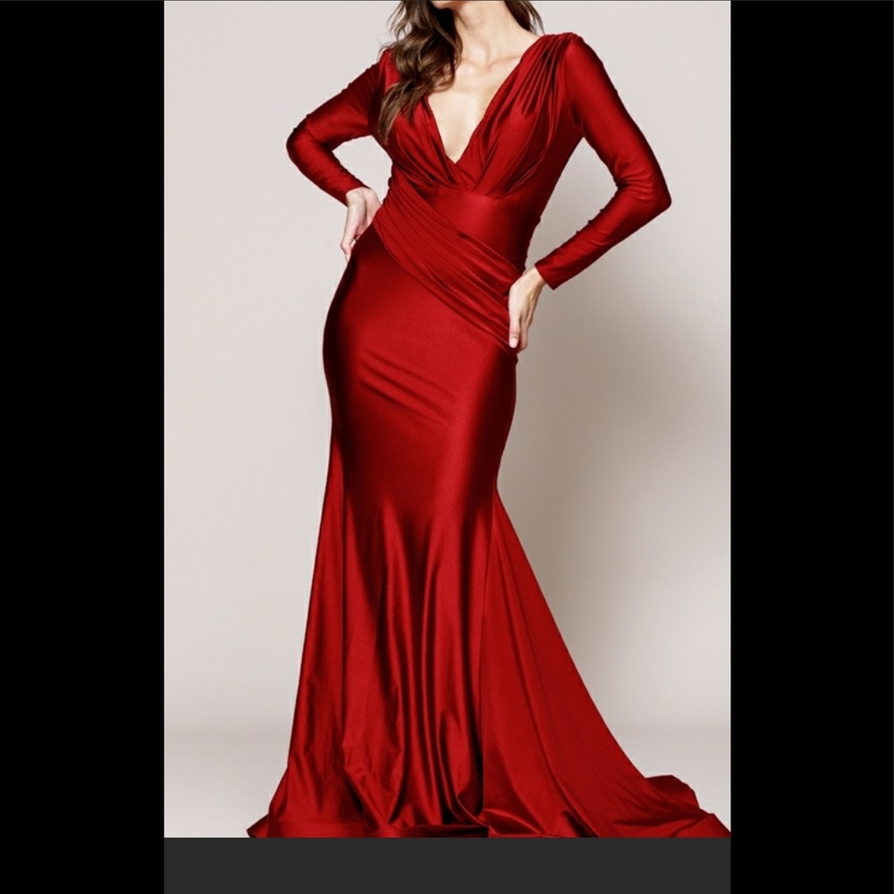 NWT FORMAL APPLE RED DRESS - Picture 1 of 4